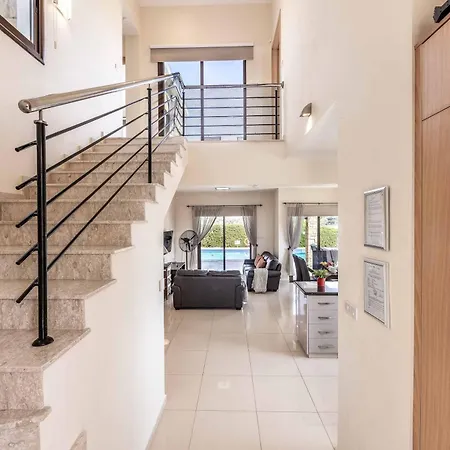 Olivia Coral Villa Peyia