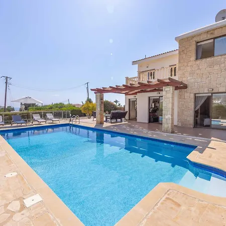 Villa Olivia Coral Peyia