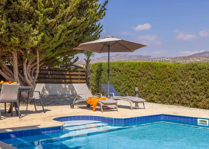 Olivia Coral * Pegeia